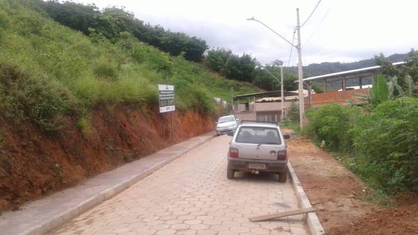 Calçamento da Rua José Raphael Gomes e Ruas D e E do Bairro Sâo Judas